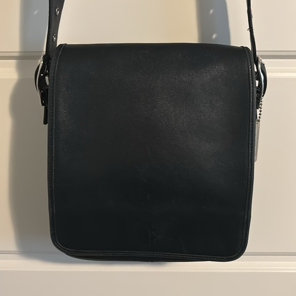 Vintage Coach Flap Front Purse - Picture 2 of 10